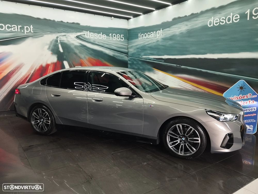 BMW 520 d Pack Desportivo M - 4