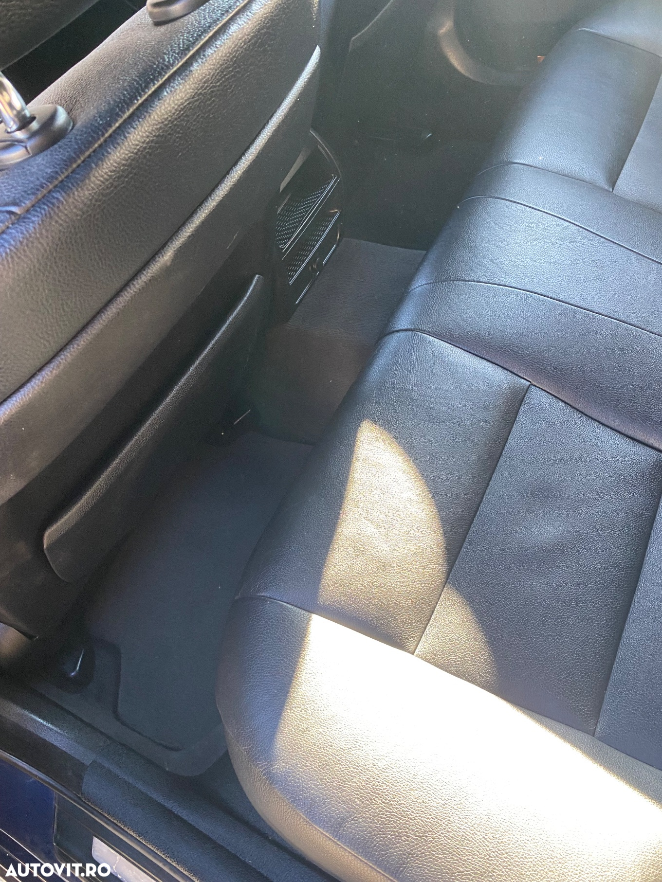 BMW Seria 5 530d xDrive Touring - 9