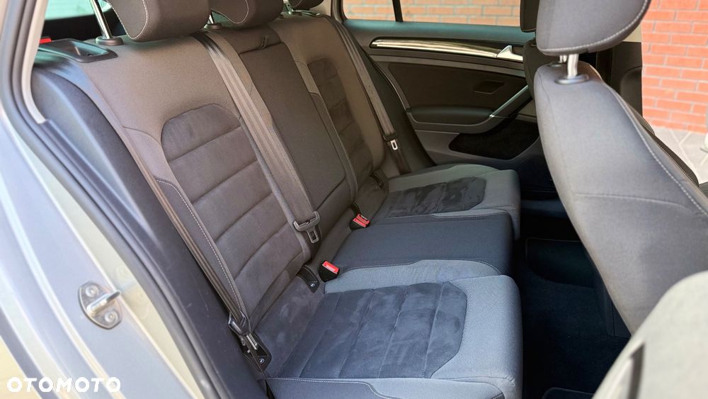 Volkswagen Golf 1.6 TDI SCR IQ.DRIVE - 23