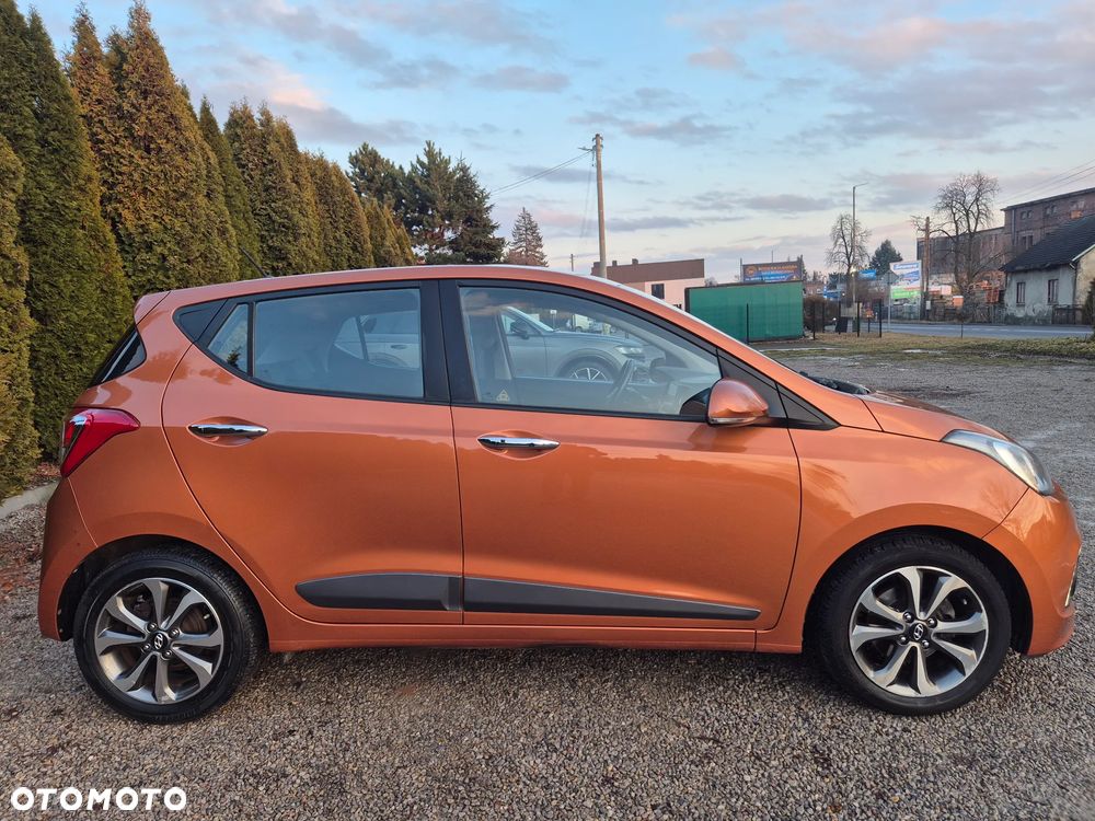 Hyundai i10 1.2 Fifa World Cup Edition - 12