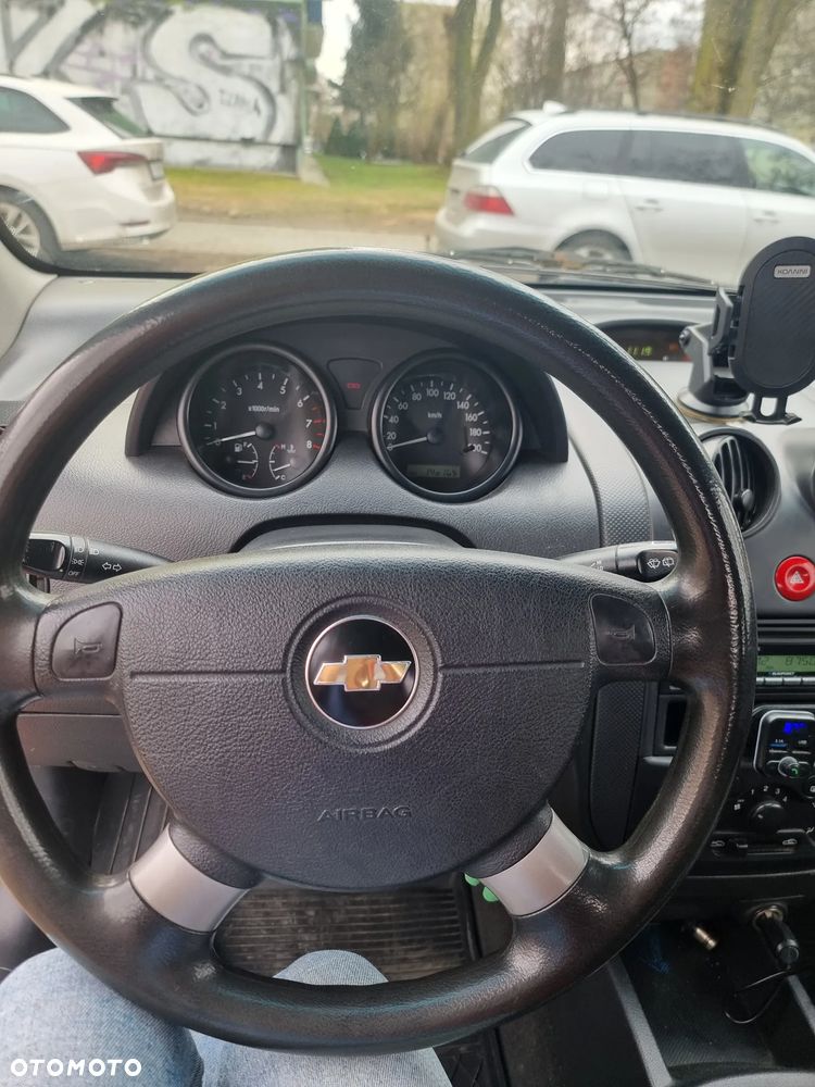 Chevrolet Aveo - 10