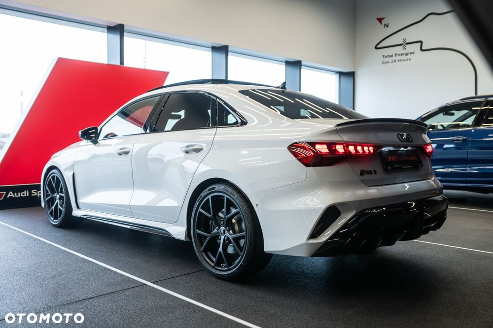 Audi RS3 Limousine - 3