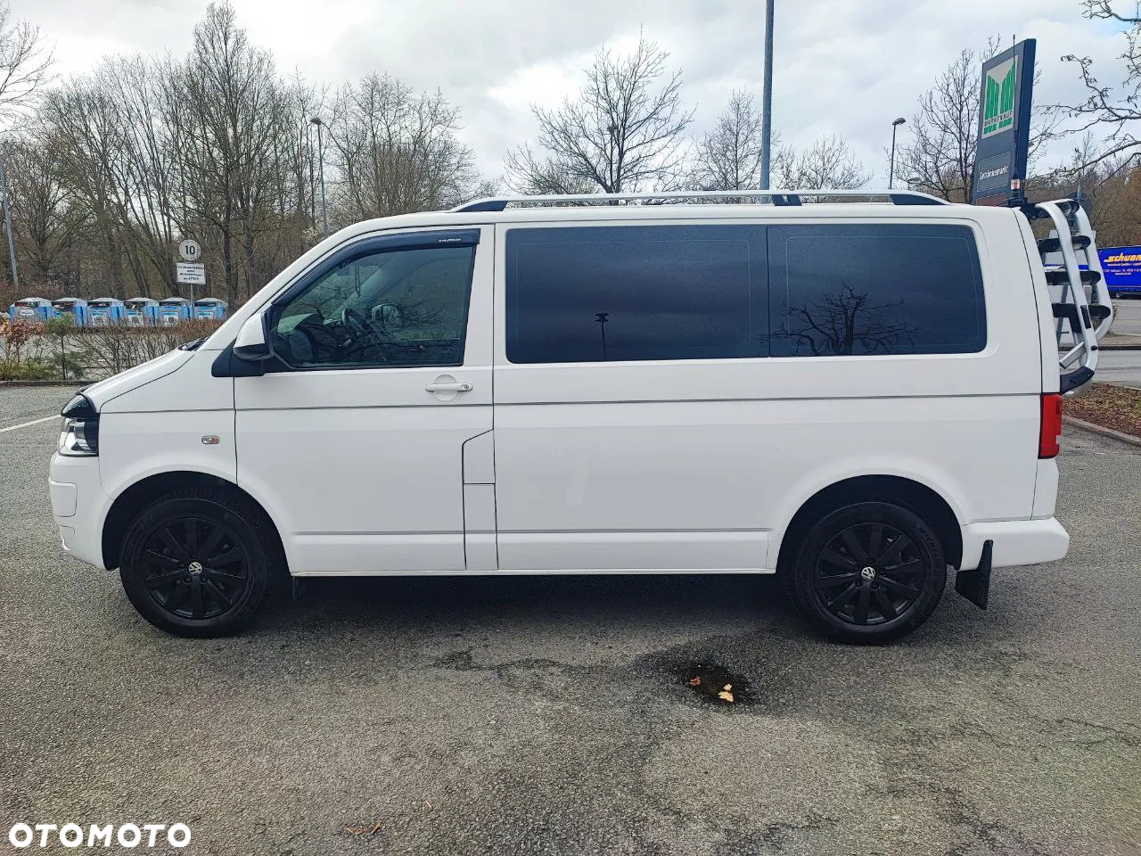 Volkswagen Caravelle - 8