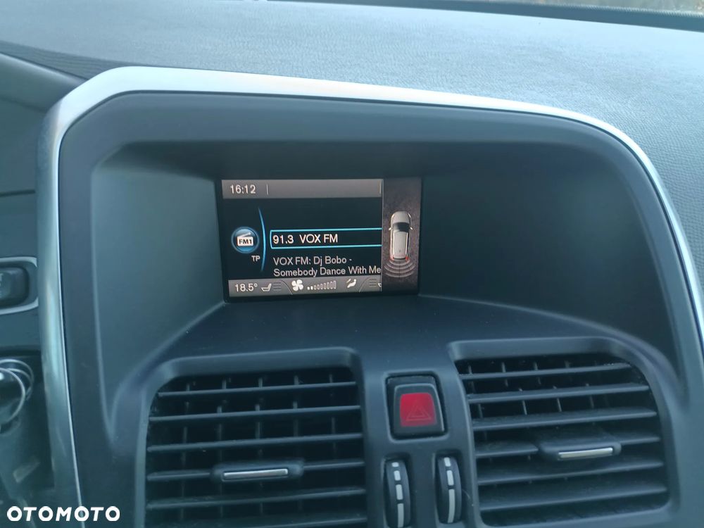 Volvo XC 60 D4 Geartronic Momentum - 14