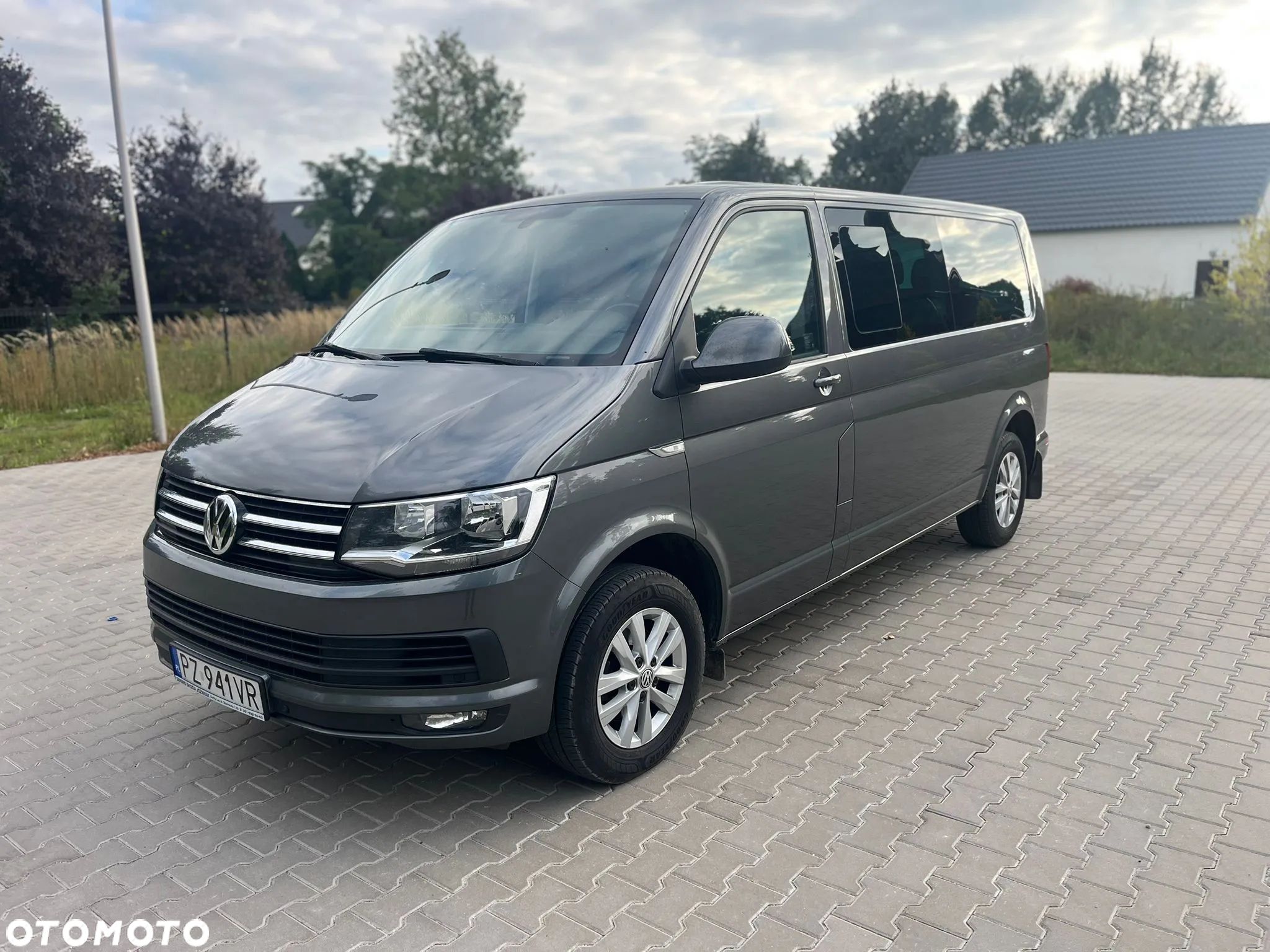 Volkswagen Caravelle 2.0 TDI L2 Comfortline - 1