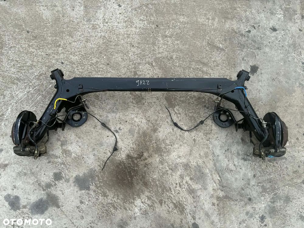 belka tył oś honda jazz 02/07 tarcze abs Orginał bez rdzy super stan import italy