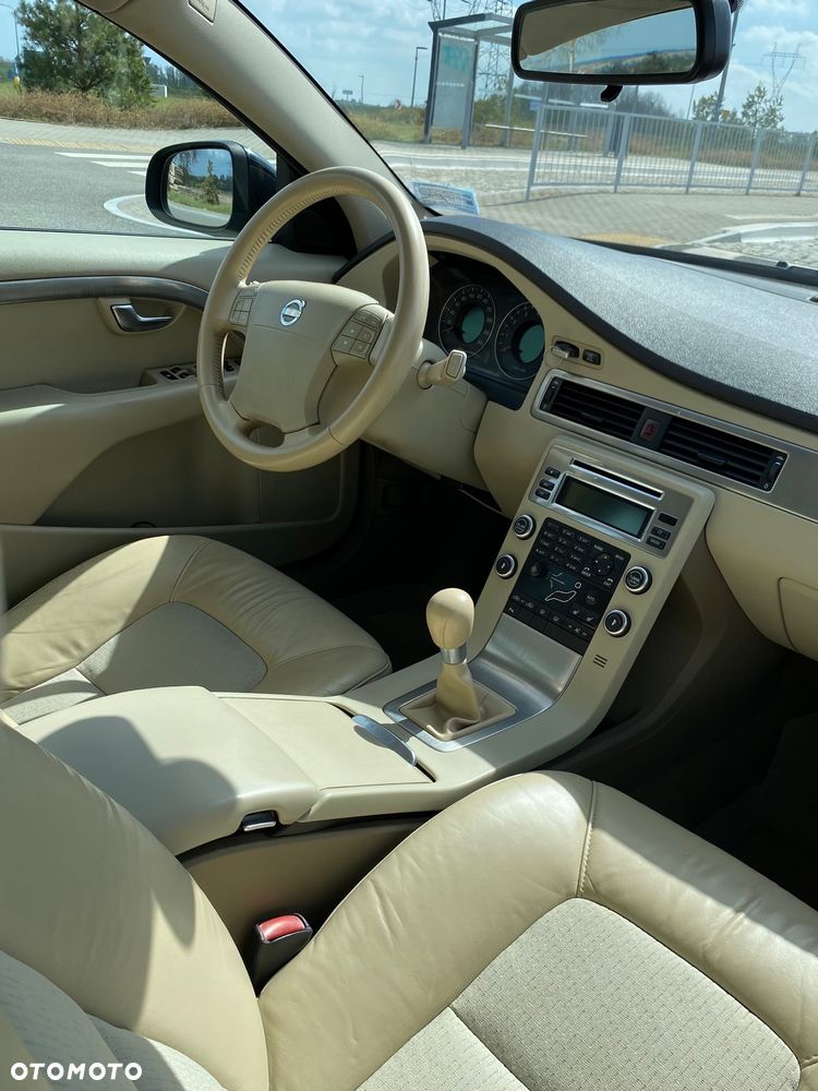 Volvo V70 2.5T Momentum - 10