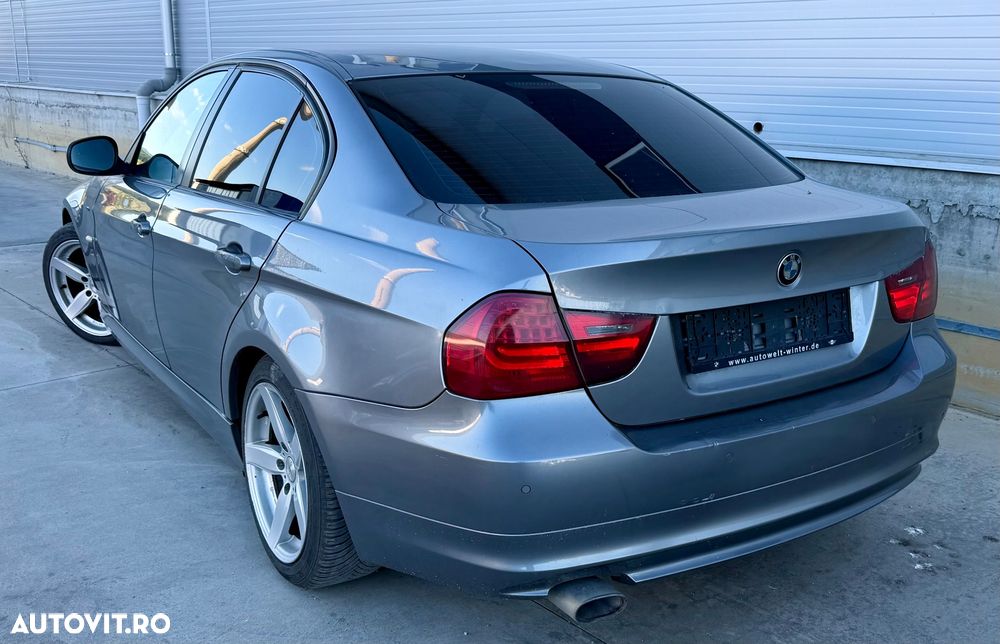 BMW Seria 3 320d DPF Aut. Edition Exclusive - 4