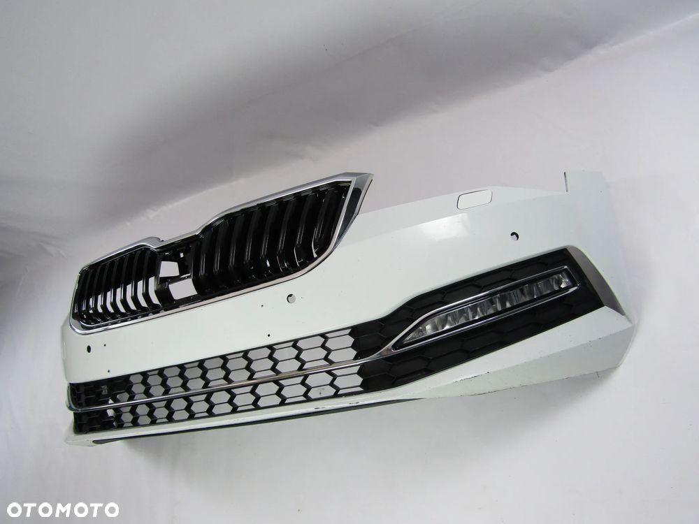 Zderzak przedni Skoda Superb 19 - 24 Spryskiwacze / Pdc-4 LS9R - 1