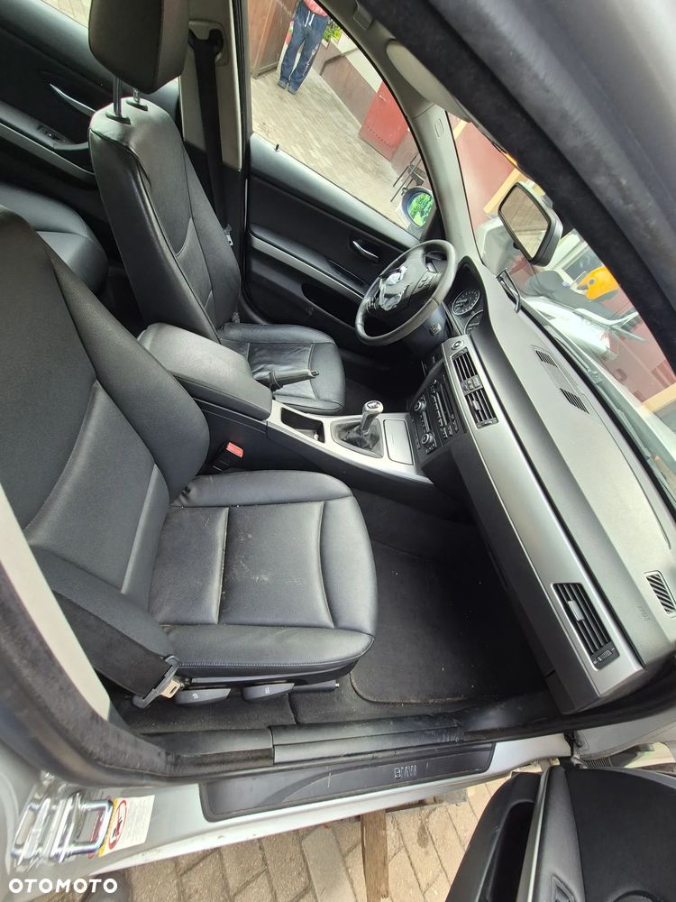 BMW Seria 3 318d - 4