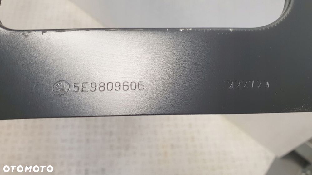 skoda octavia iii kombi błotnik tylny prawy poszycie prawe tylne 5e9809606 - 3