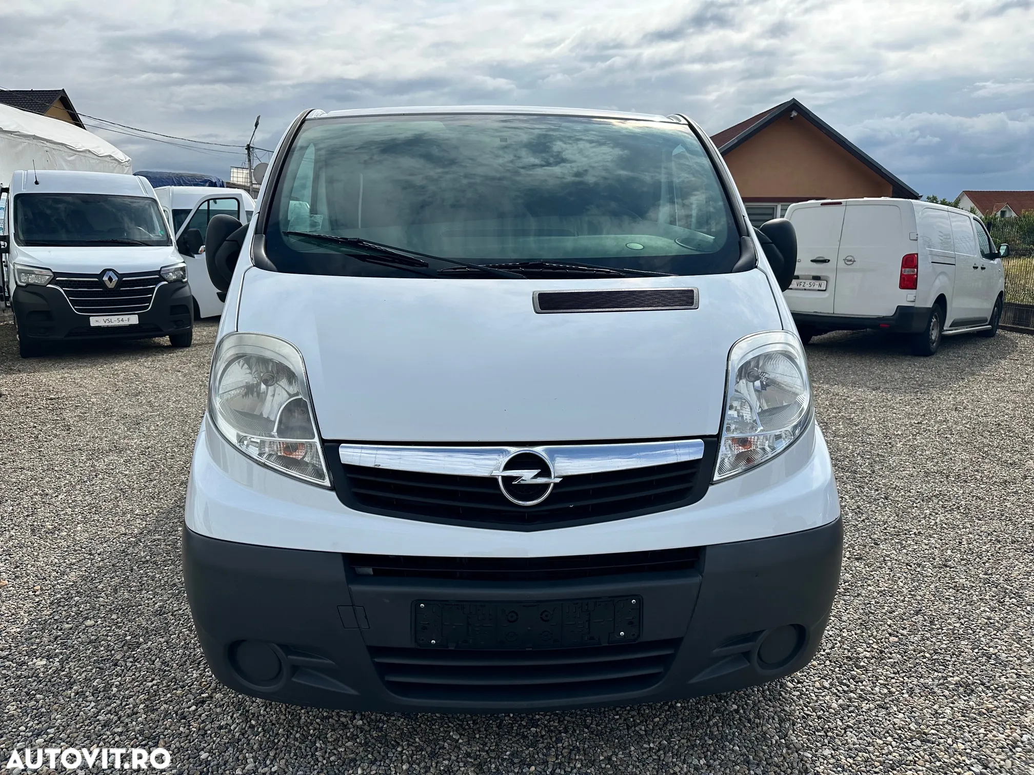 Opel VIVARO - 9