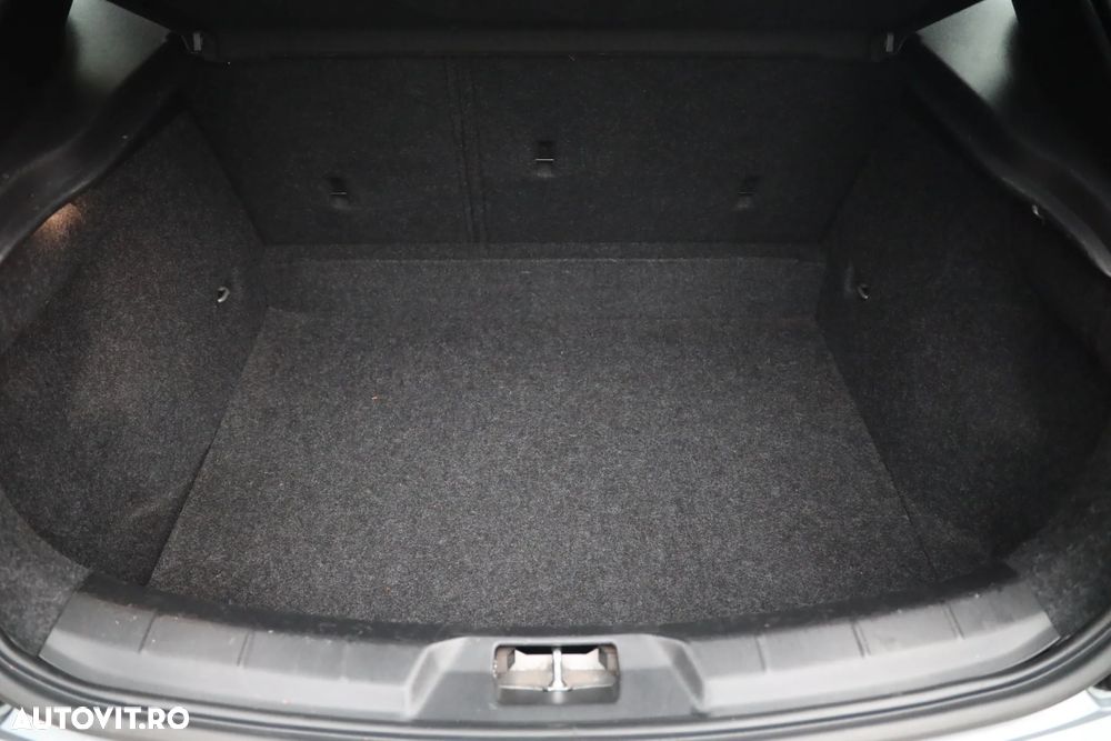 Volvo V40 D2 Kinetic - 33