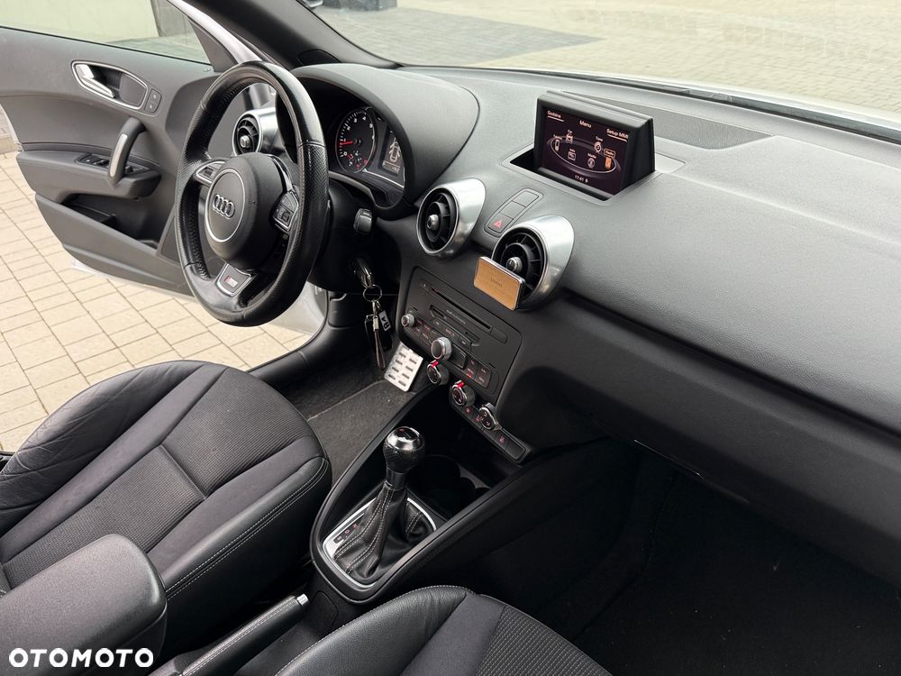 Audi A1 Sportback 1.4 TFSI S tronic S line edition m S line Sportpaket - 11