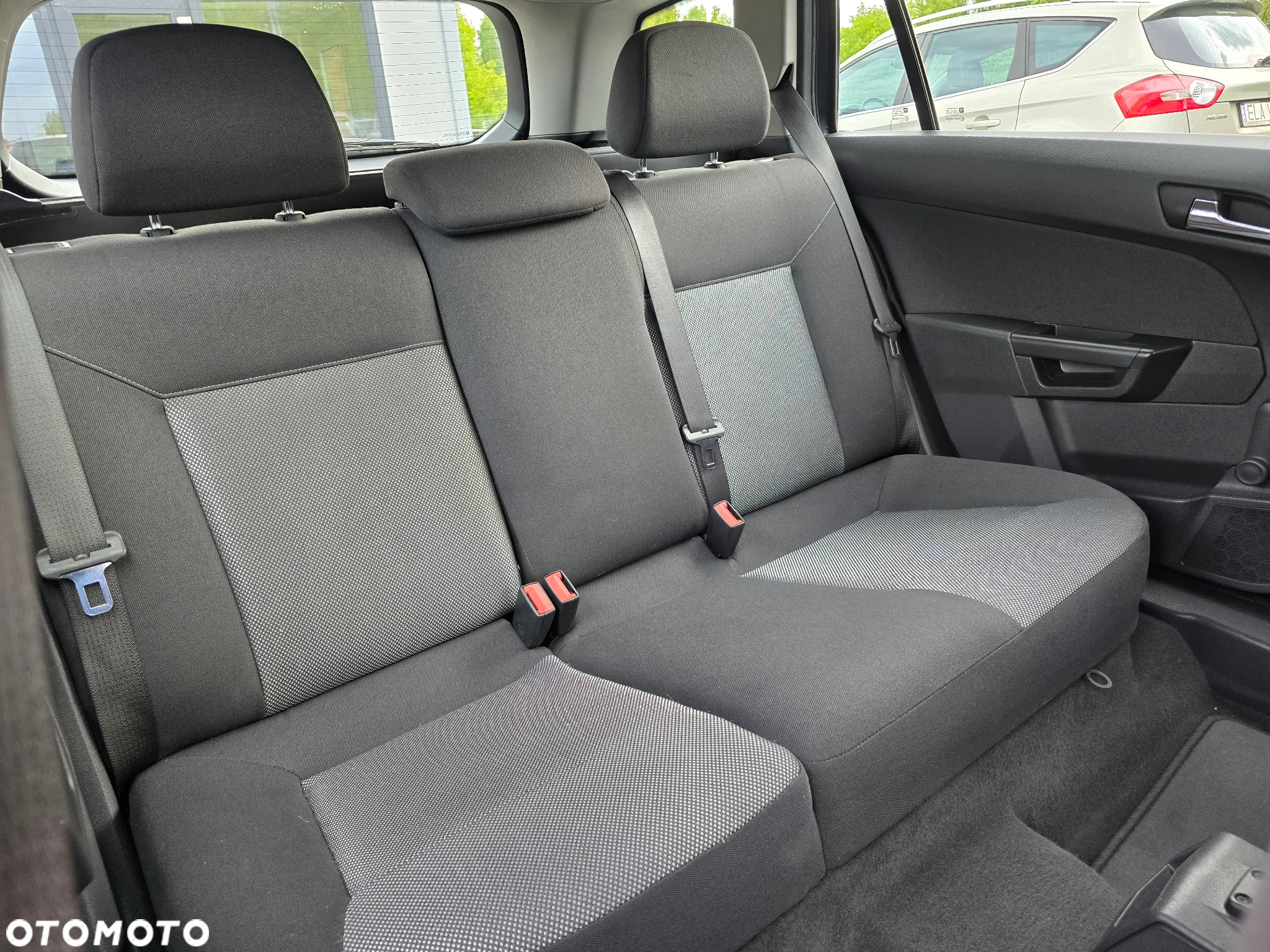 Opel Astra 1.6 Caravan Sport - 32