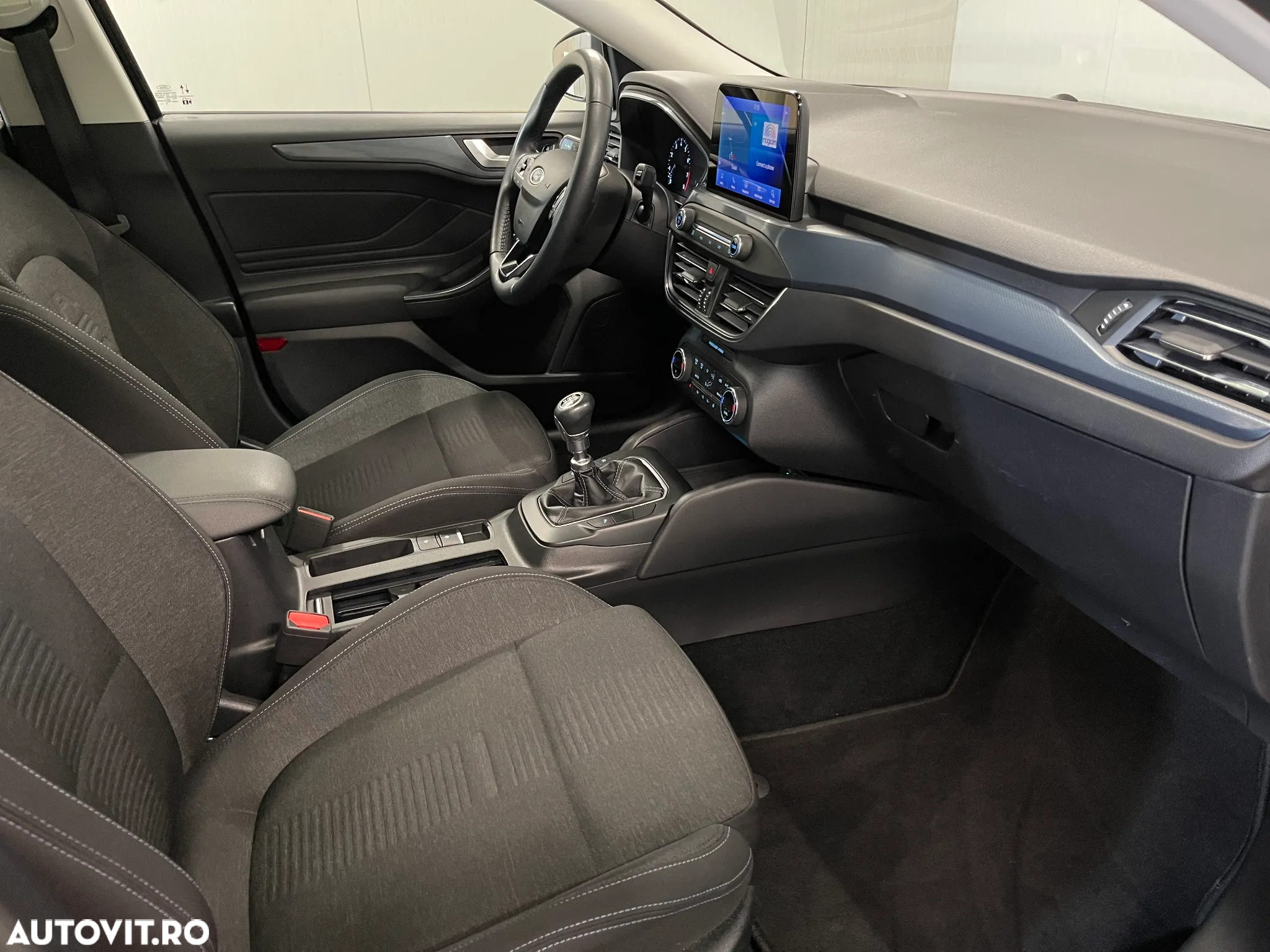 Ford Focus 1.0 EcoBoost Active - 11