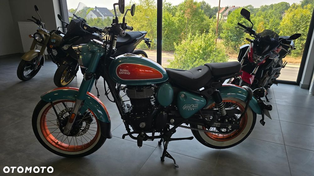 Royal Enfield Classic - 1