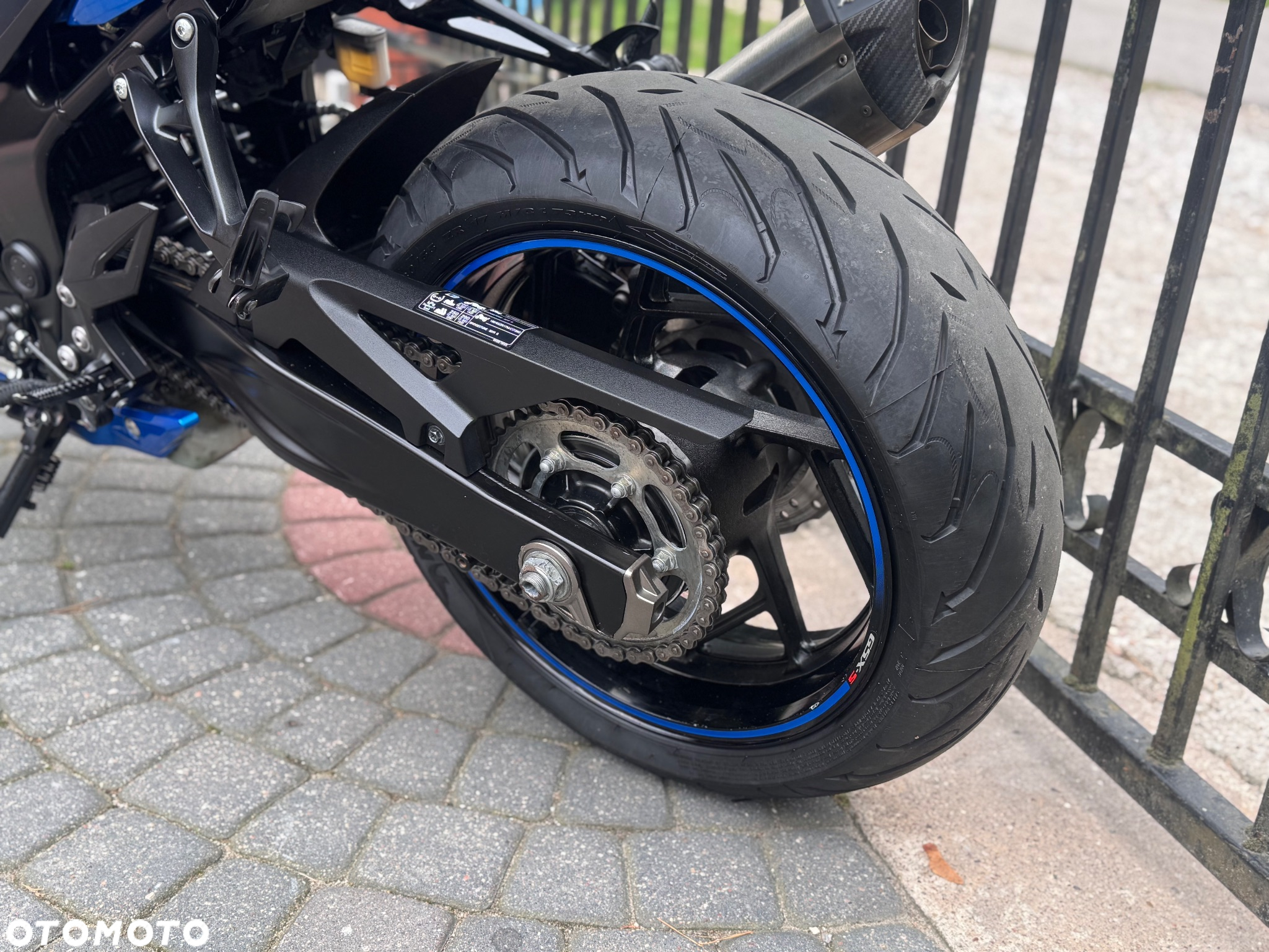 Suzuki GSX - 21