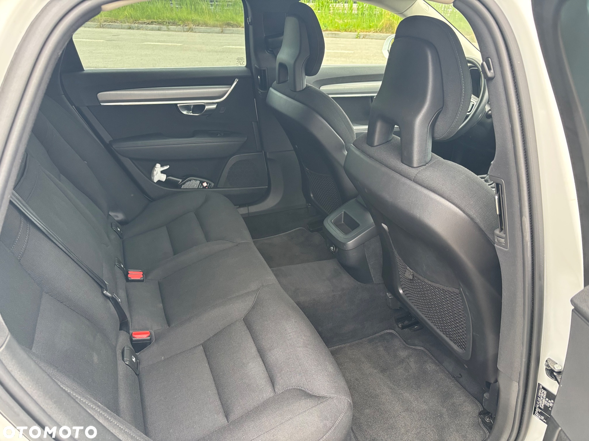 Volvo V90 D4 Momentum - 9