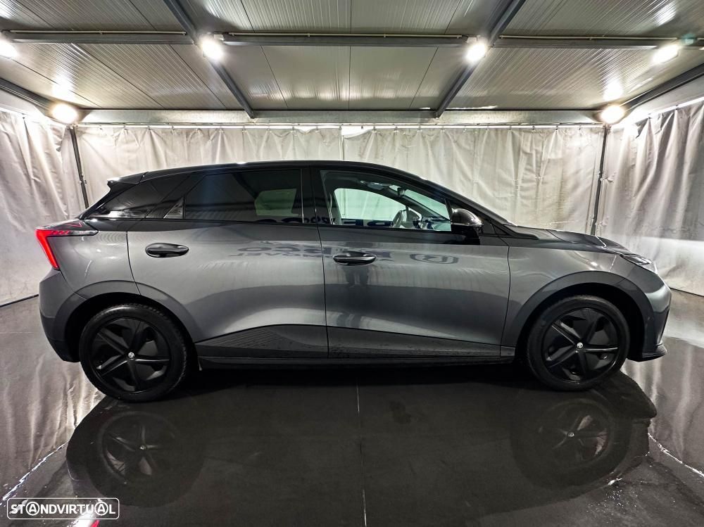 MG MG4 64 kWh Luxury - 12