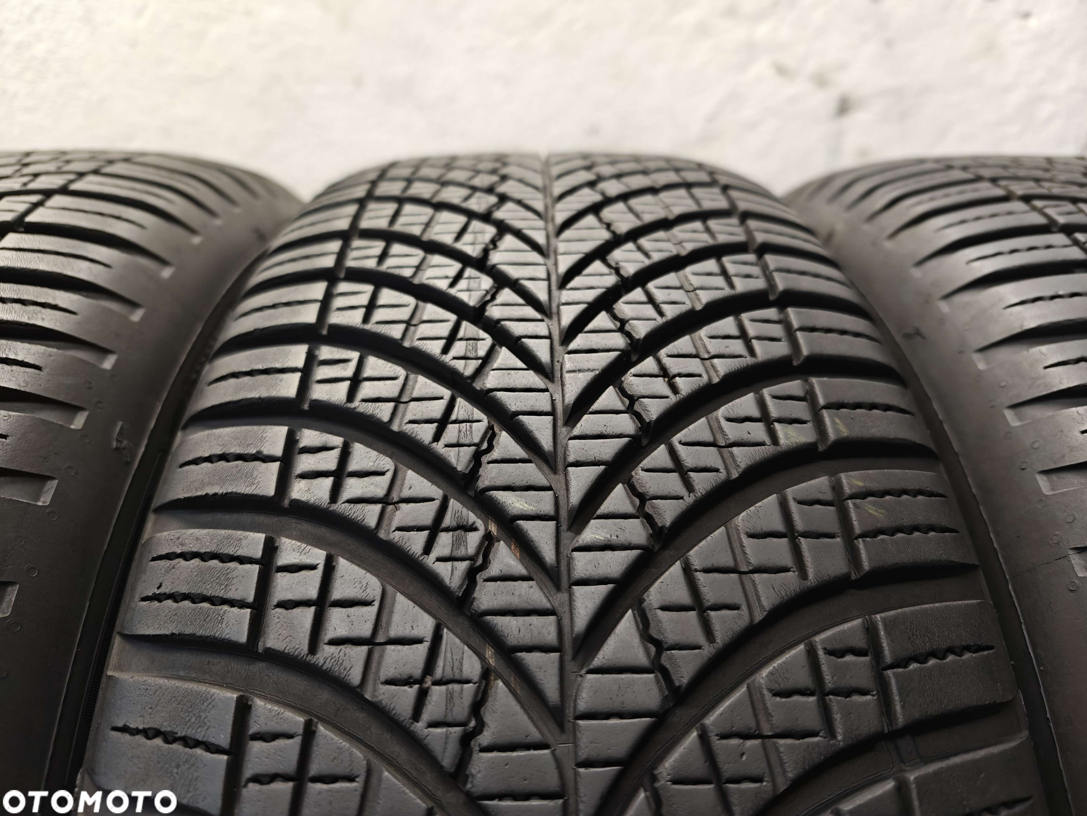 4x 215/60R17 opony całoroczne Goodyear 7,2mm 2021 (N286) - 2