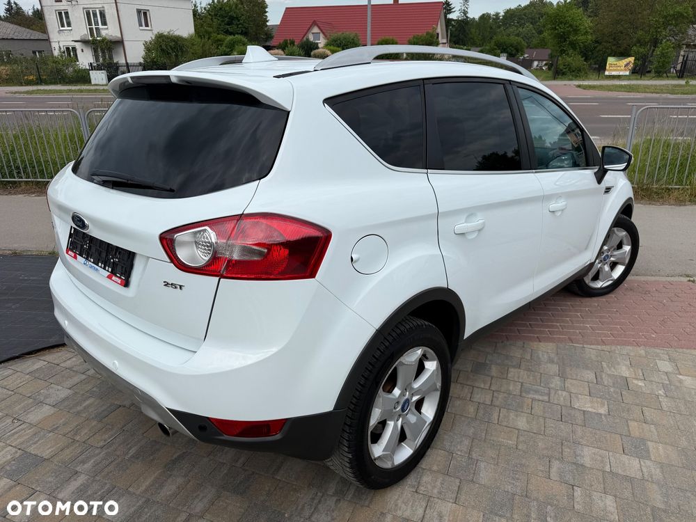 Ford Kuga 2.5 4x4 Titanium - 21