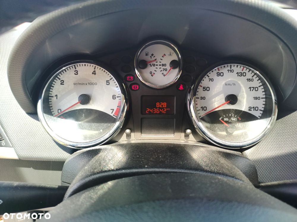Peugeot 207 1.4 - 11