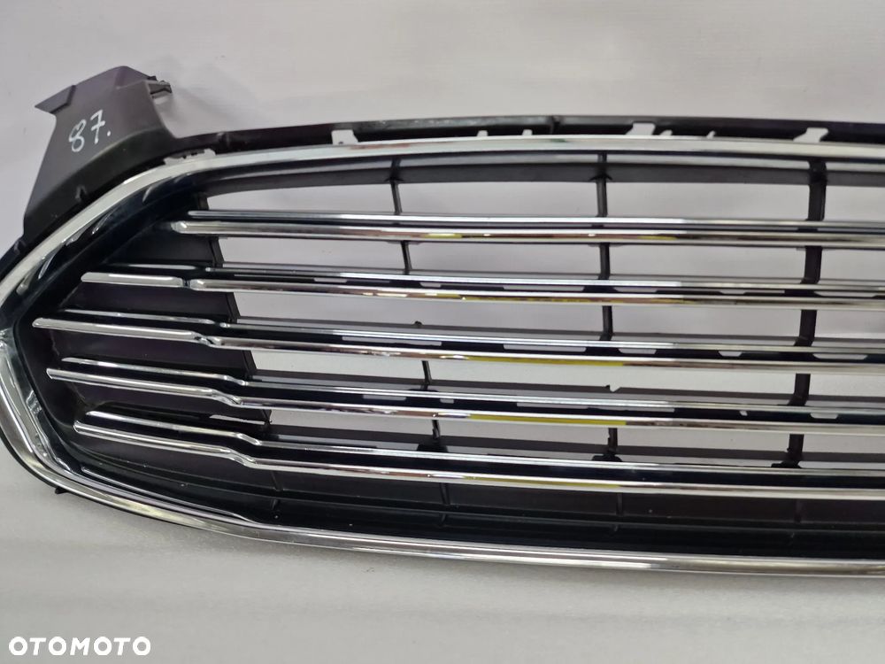 FORD MONDEO MK5 14- ATRAPA / GRILL / KRATKA ŚRODKOWA ZDERZAKA PRZEDNIEGO PRZÓD , NR DS73-8150-J , NR AUKCJI KR87 - 3