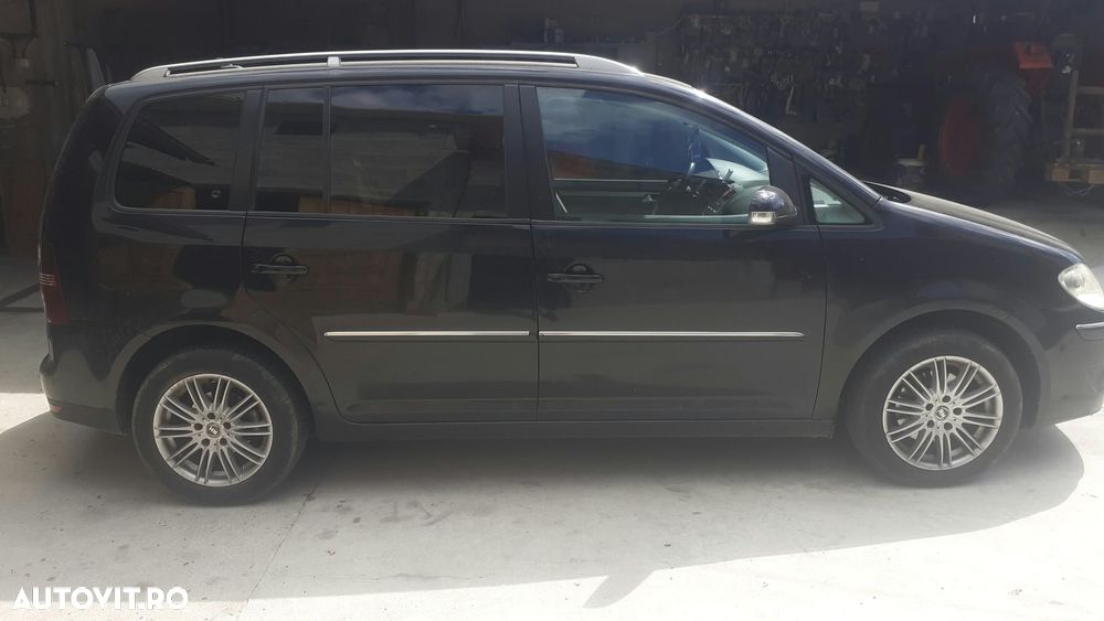 Volkswagen Touran 2.0 TDI DPF Highline - 1