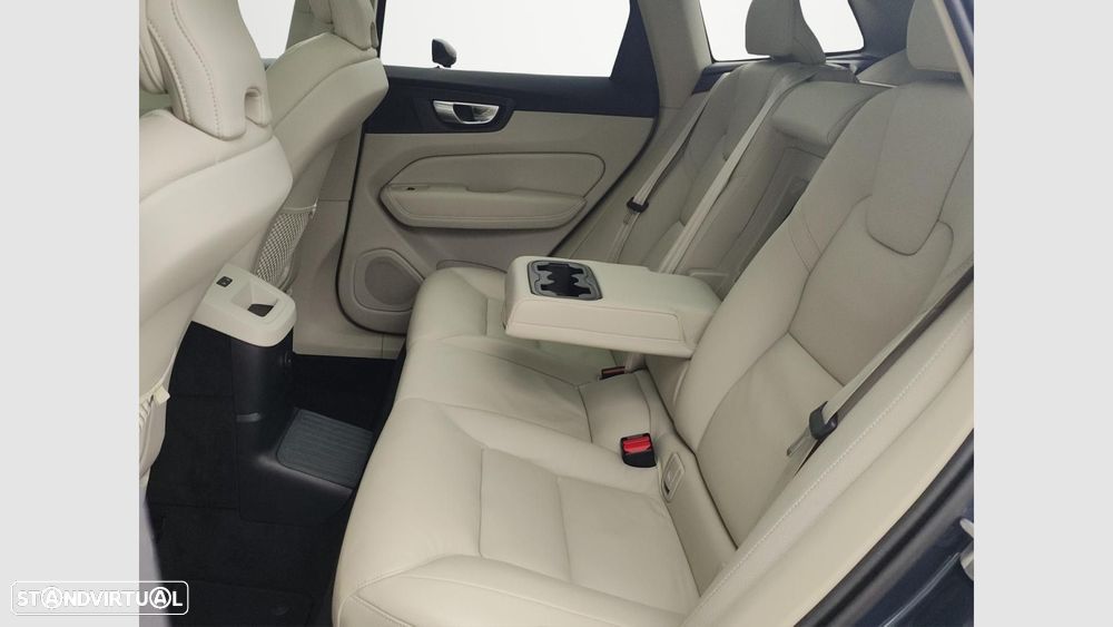 Volvo XC 60 2.0 T6 PHEV Core AWD - 15