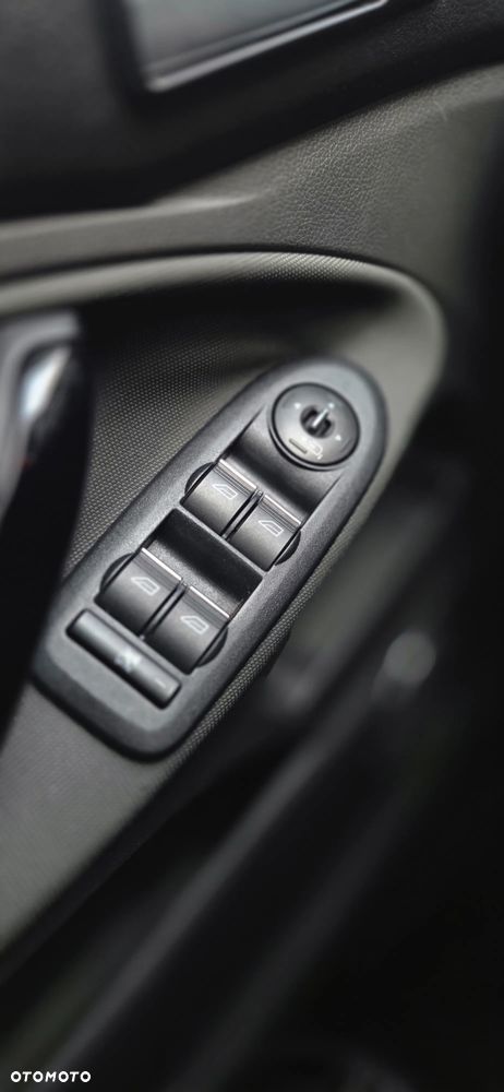 Ford Kuga 2.0 TDCi 4WD Titanium - 25