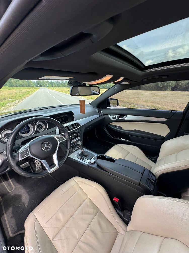 Mercedes-Benz Klasa C 350 Coupe BlueEFFICIENCY 7G-TRONIC Edition 1 - 22