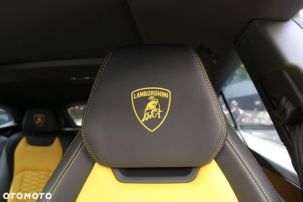 Lamborghini Urus Standard - 12