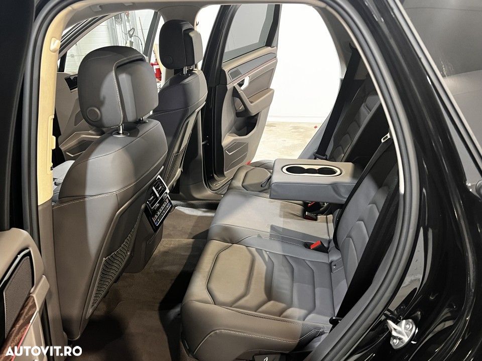 Volkswagen Touareg - 11