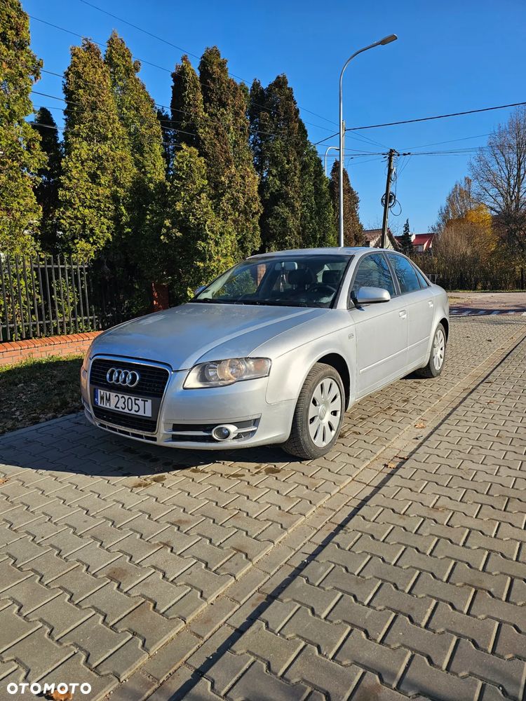 Audi A4 Limousine - 1