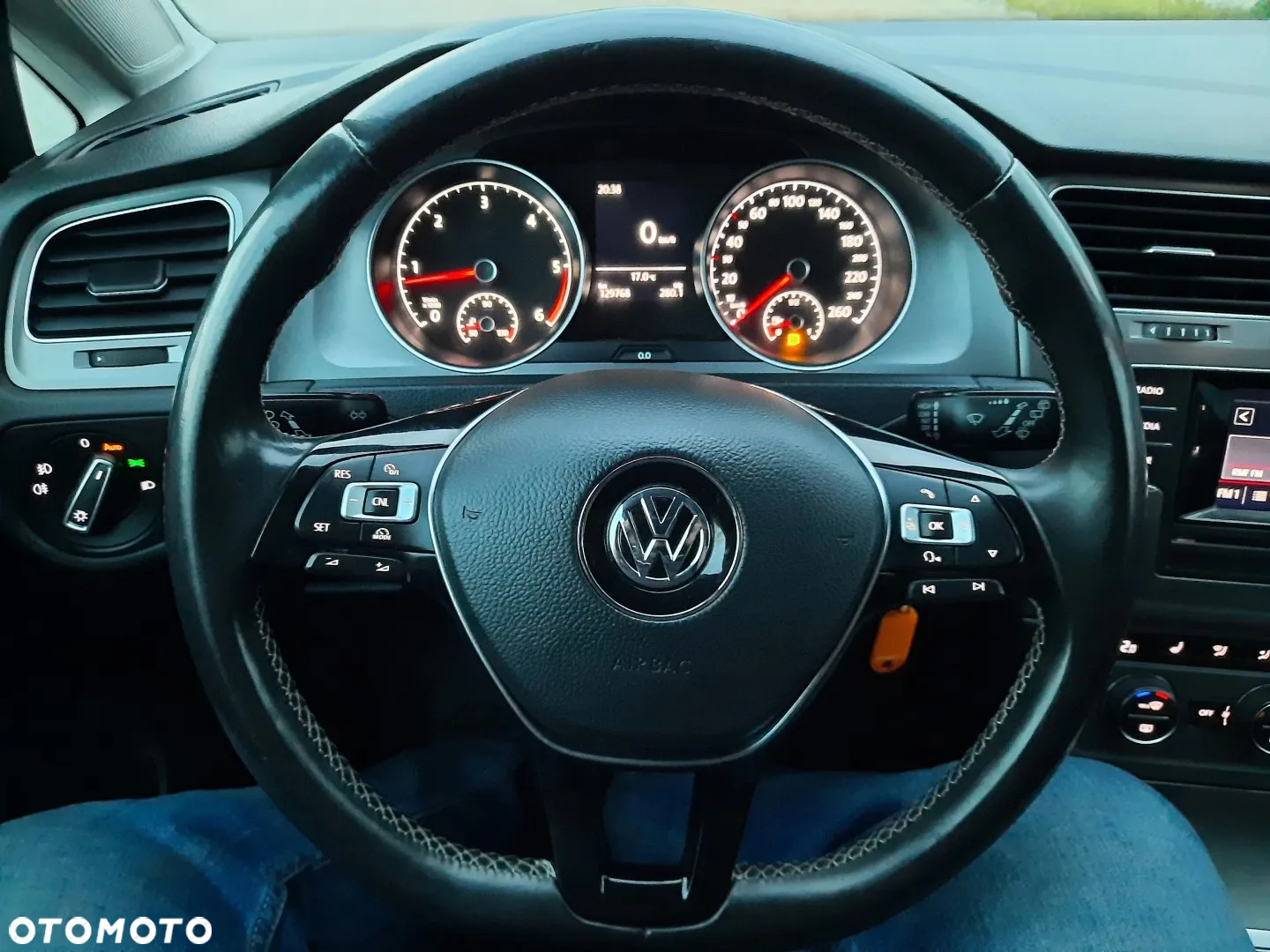 Volkswagen Golf 1.6 TDI BlueMotion Technology Lounge - 26