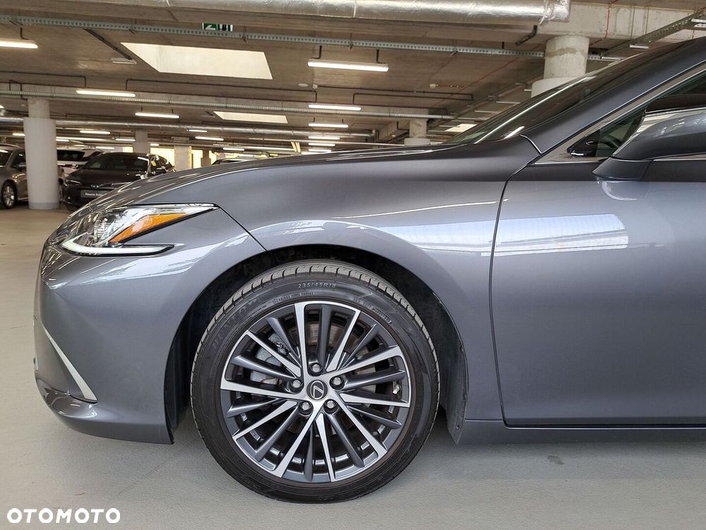Lexus ES 300h Business Edition - 40