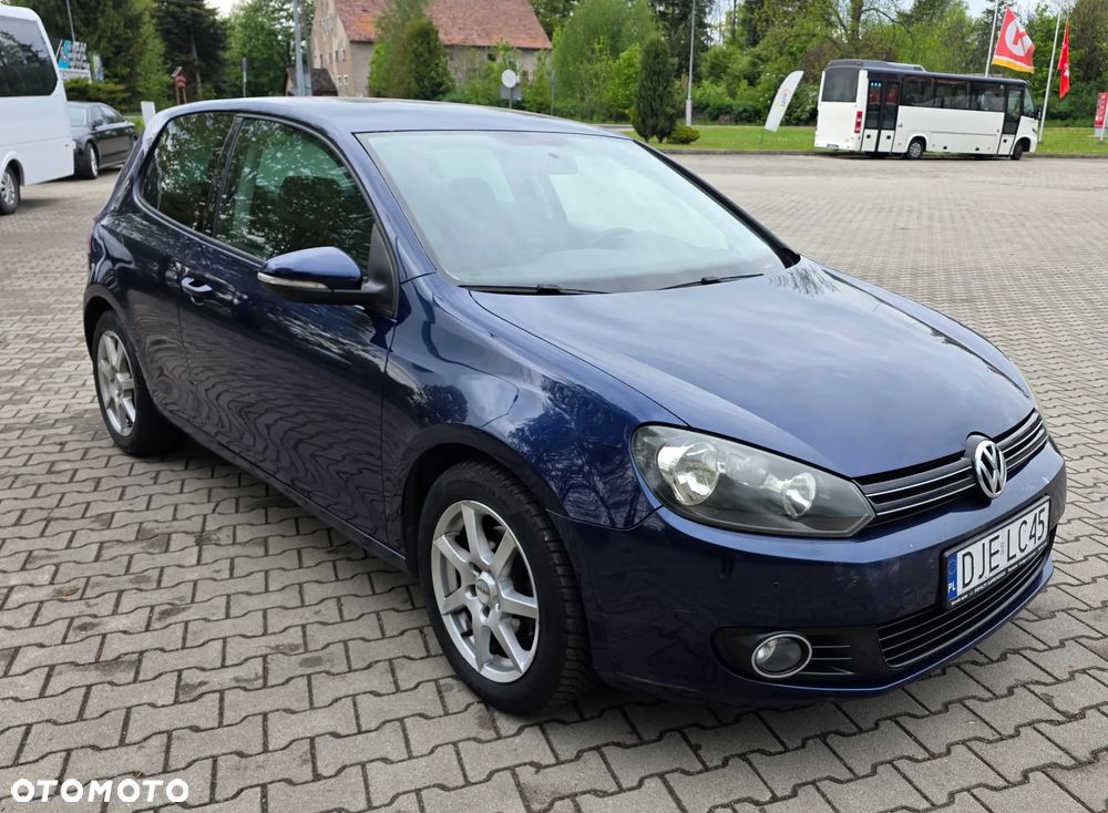 Volkswagen Golf - 1