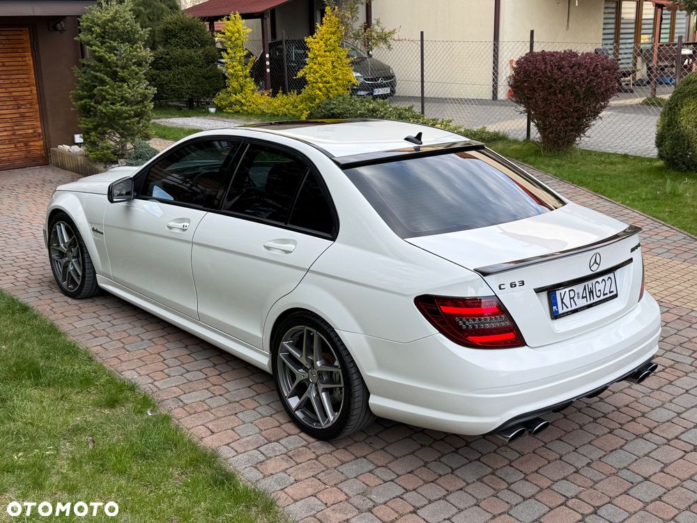 Mercedes-Benz Klasa C 63 AMG 7G-TRONIC - 35