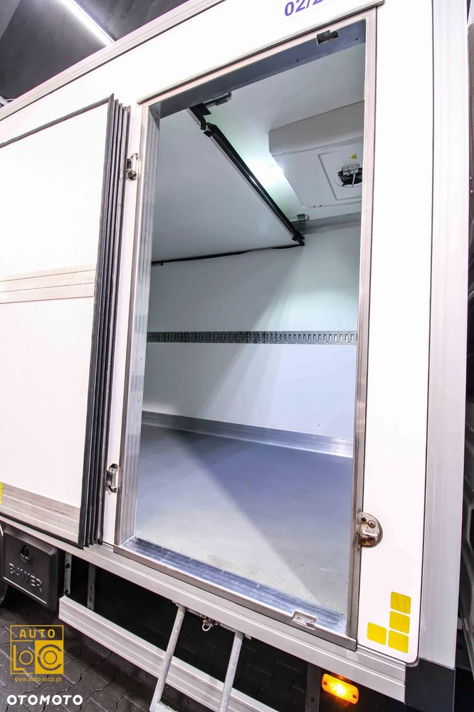Iveco DAILY CHŁODNIA + MROŹNIA + AGREGAT x 2 + AUTOMAT - 12