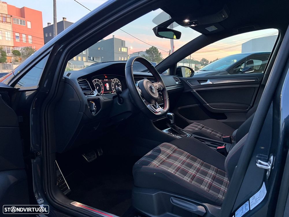 VW Golf 2.0 TSI GTI DSG Performance - 14