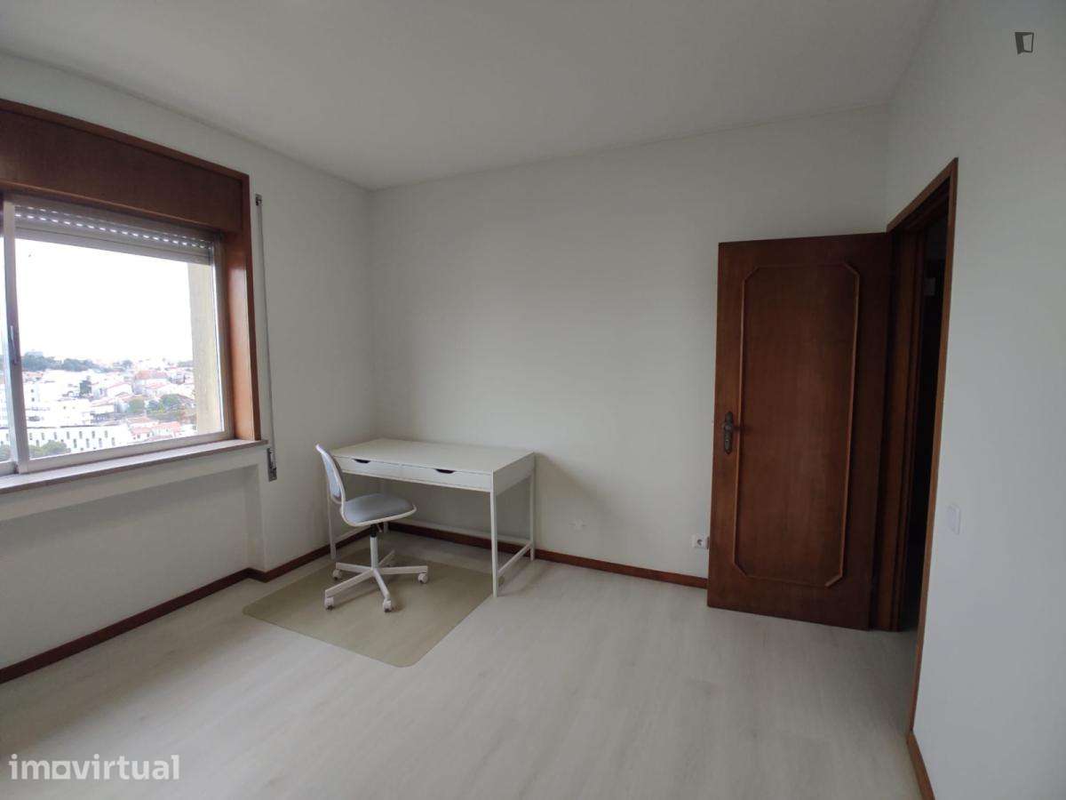 Quarto - localizado em Cedofeita Porto - Grande imagem: 2/19