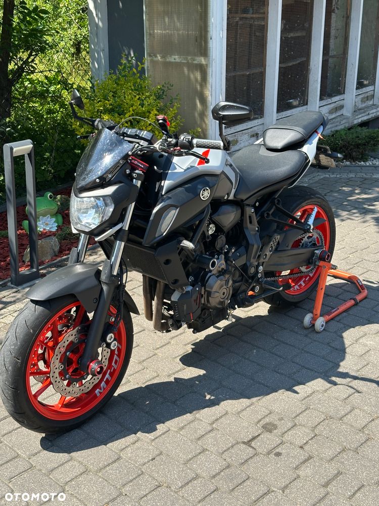 Yamaha MT - 16