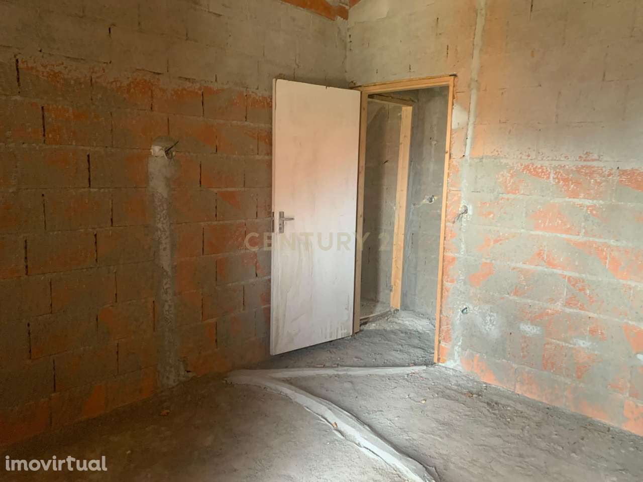 Casa em Pedra à Venda – Padornelos, Montalegre | Telhado Novo e Obras - Grande imagem: 3/11