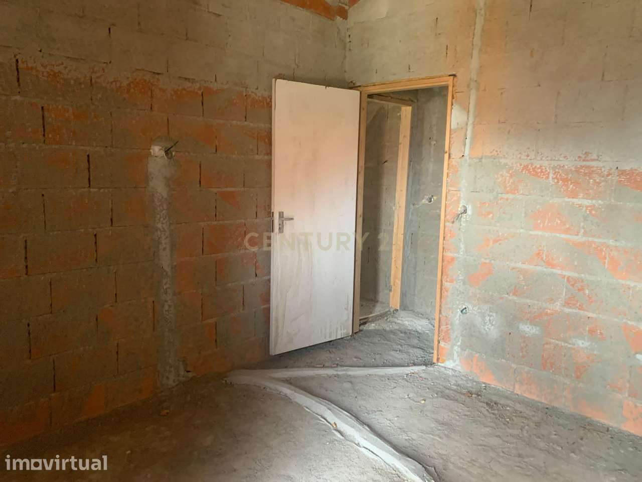 Casa em Pedra à Venda – Padornelos, Montalegre | Telhado Novo e Obras - Grande imagem: 3/11