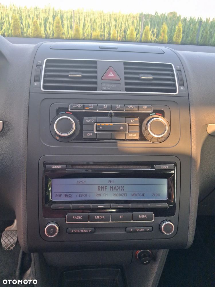 Volkswagen Touran - 15