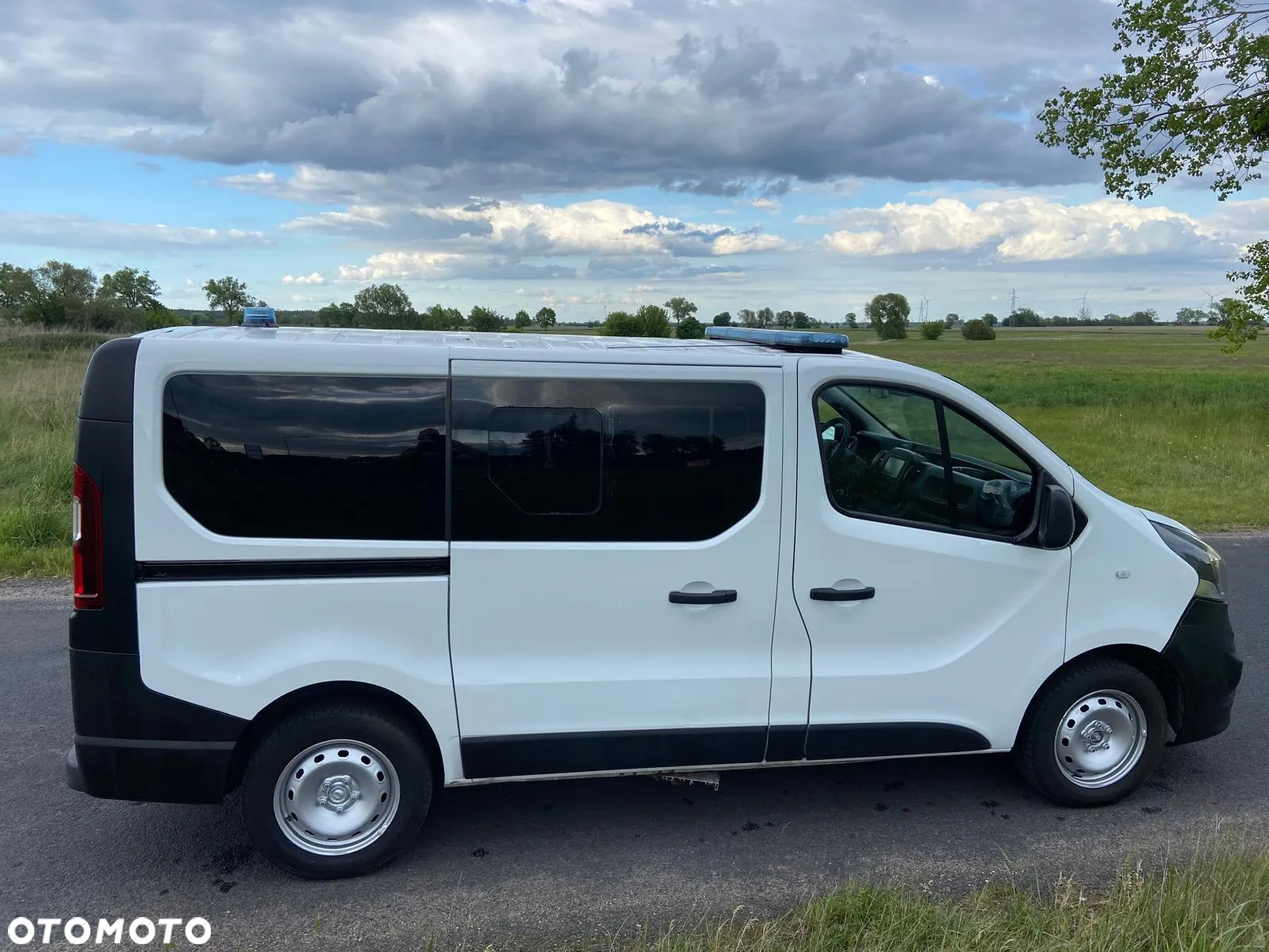 Opel Ambulans Karetka vivaro - 10