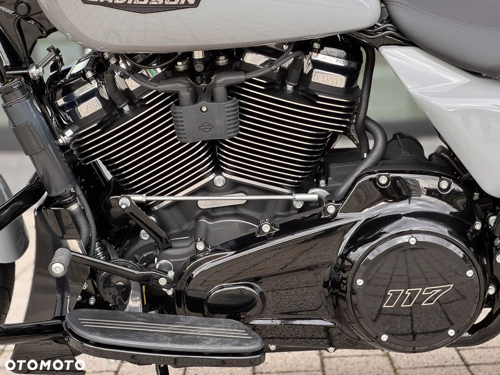 Harley-Davidson Touring Street Glide - 18