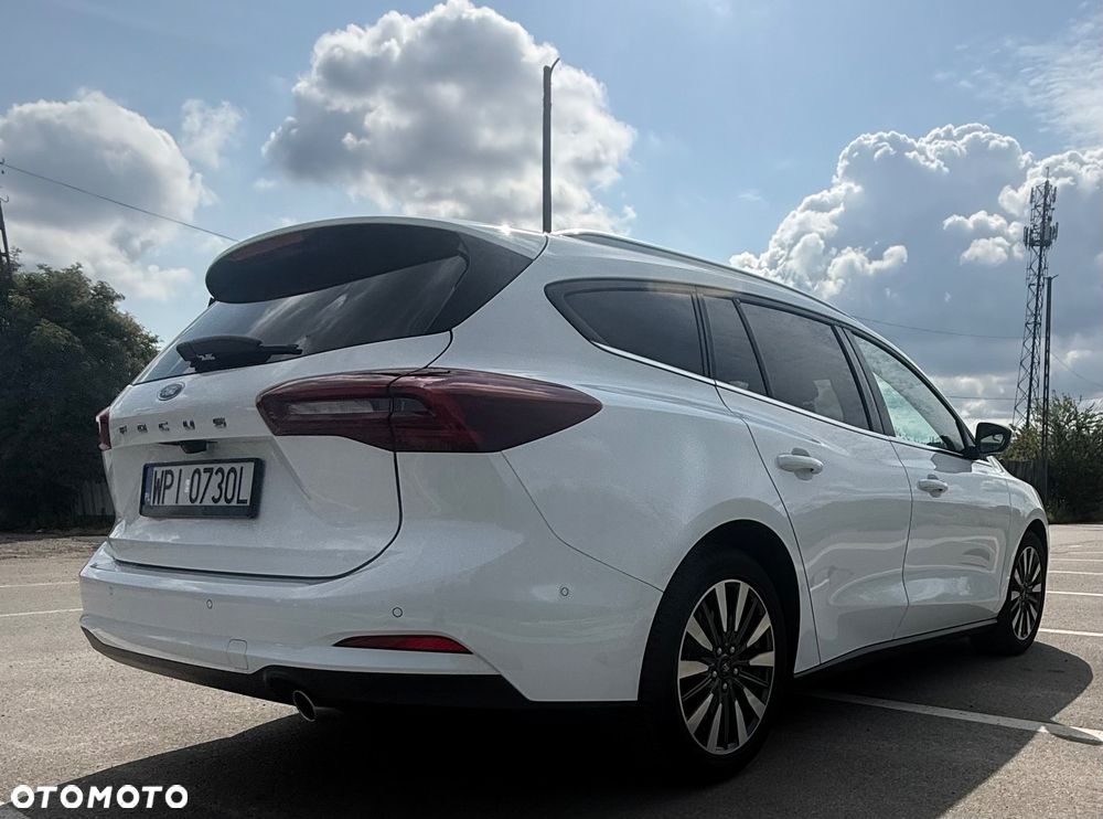 Ford Focus 1.0 EcoBoost Titanium Design - 4