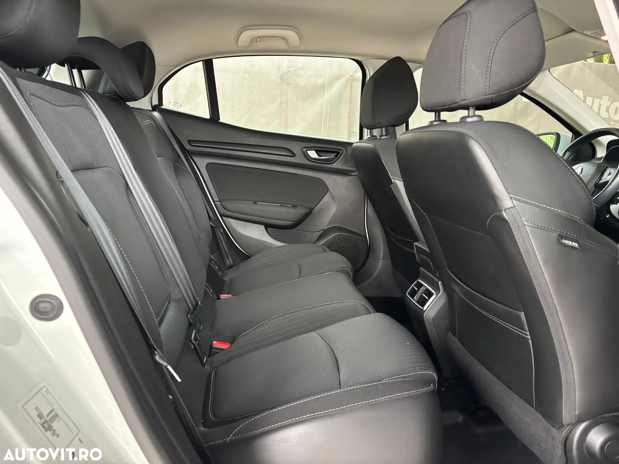 Renault Megane ENERGY dCi Zen - 14